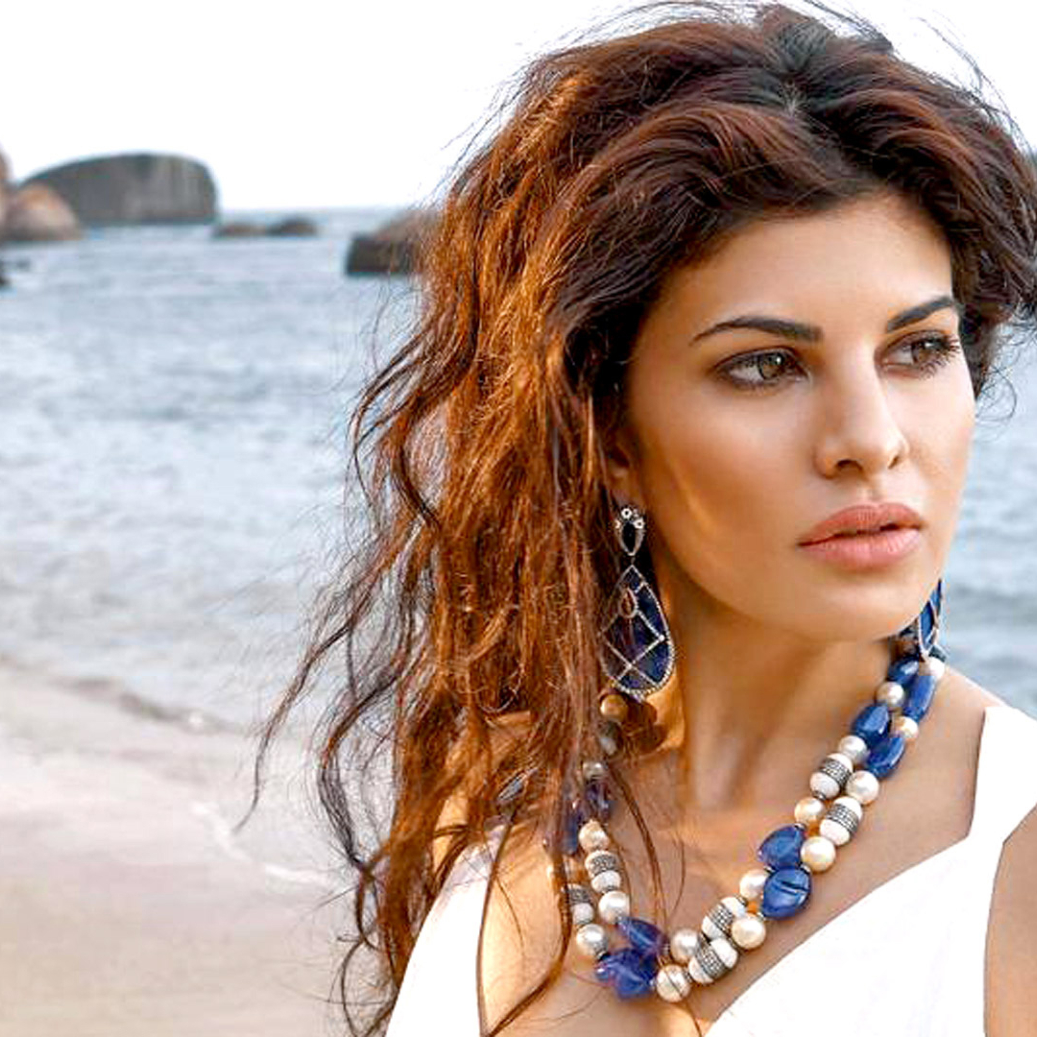 2048x2048 Jacqueline Fernandez Latest Beach Photoshoot Ipad Air