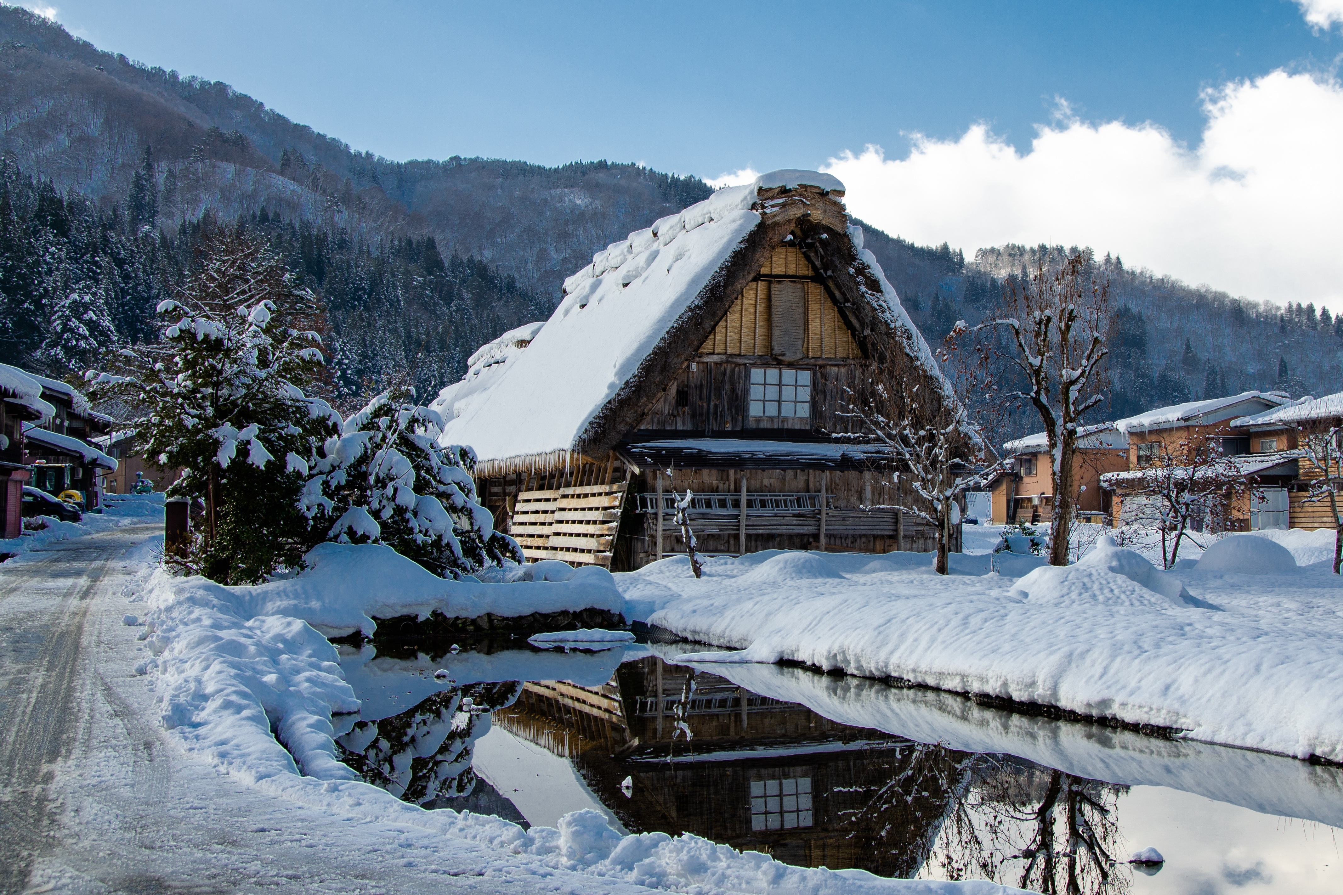 Japan Village Covered in Winter Snow Wallpaper, HD City 4K Wallpapers