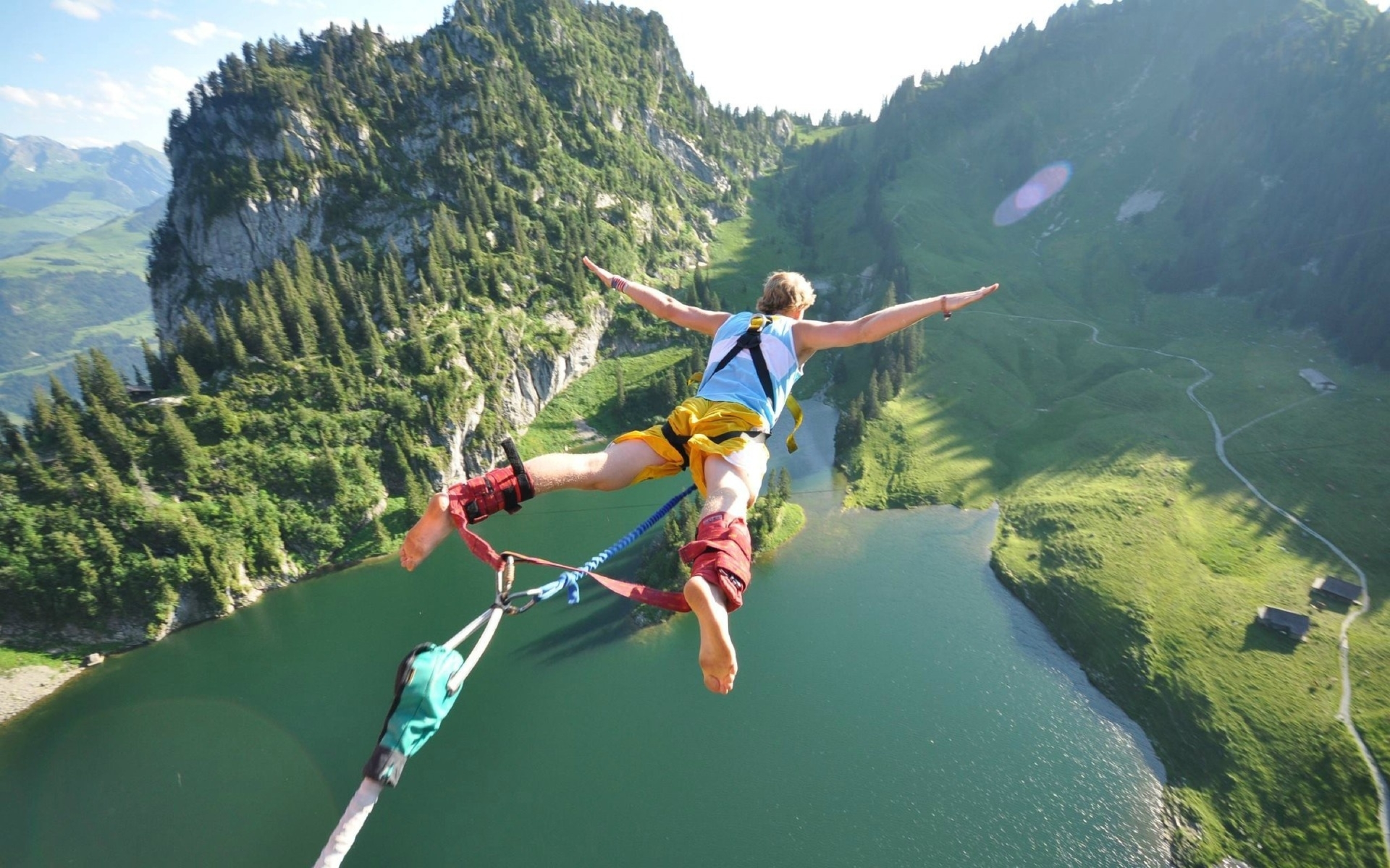 Exhilarating перевод. Skypark бейсджампинг. Экстремальные виды спорта. Экстремальный туризм.