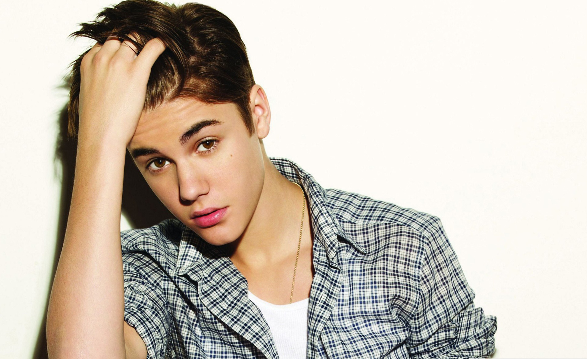Justin Bieber Wallpapers and Backgrounds