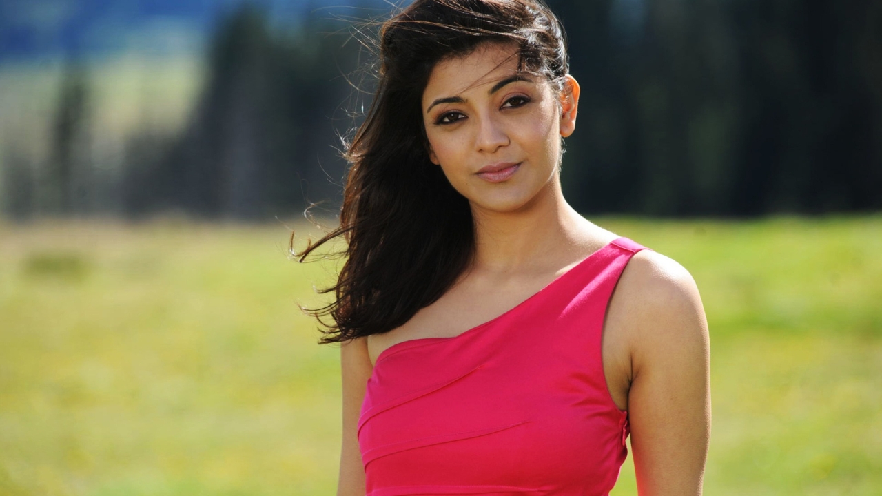 1280x720 Kajal Agarwal Red Images 720P Wallpaper, HD Indian Celebrities 4K  Wallpapers, Images, Photos and Background - Wallpapers Den