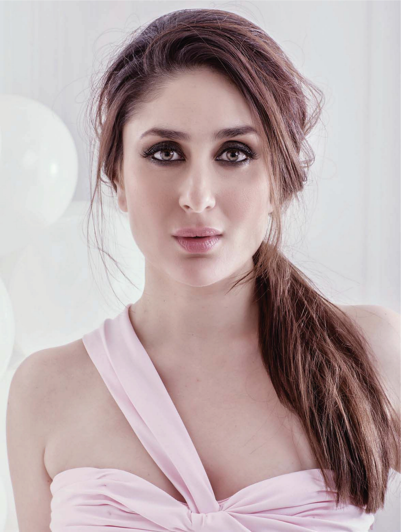 1920x108020194 Kareena Kapoor After Pregnant Photoshoot 1920x108020194 