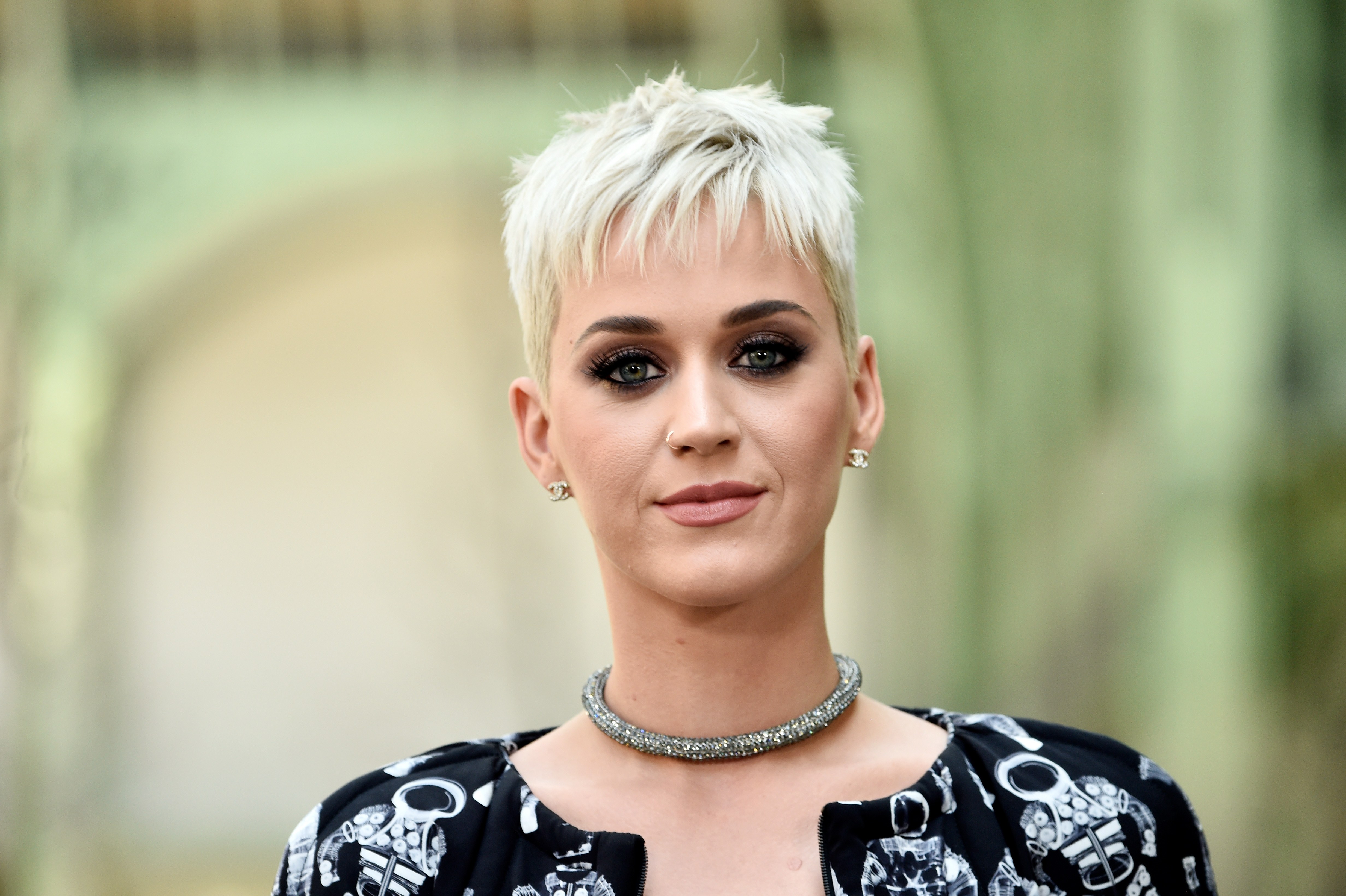 Katy Perry's Blue Hair: See Her Best Blue Hair Looks - wide 6