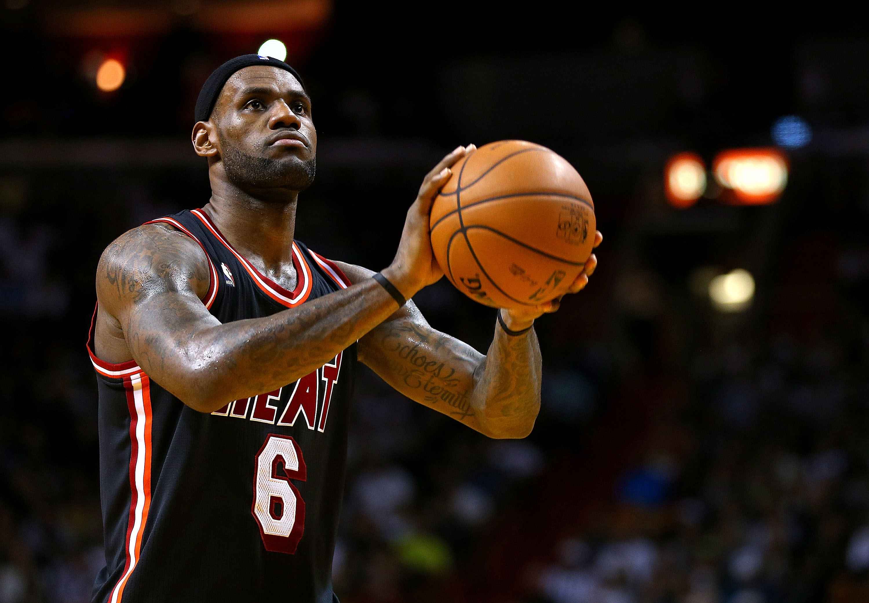 lebron james, nba, miami heat Wallpaper, HD Sports 4K Wallpapers, Images,  Photos and Background - Wallpapers Den