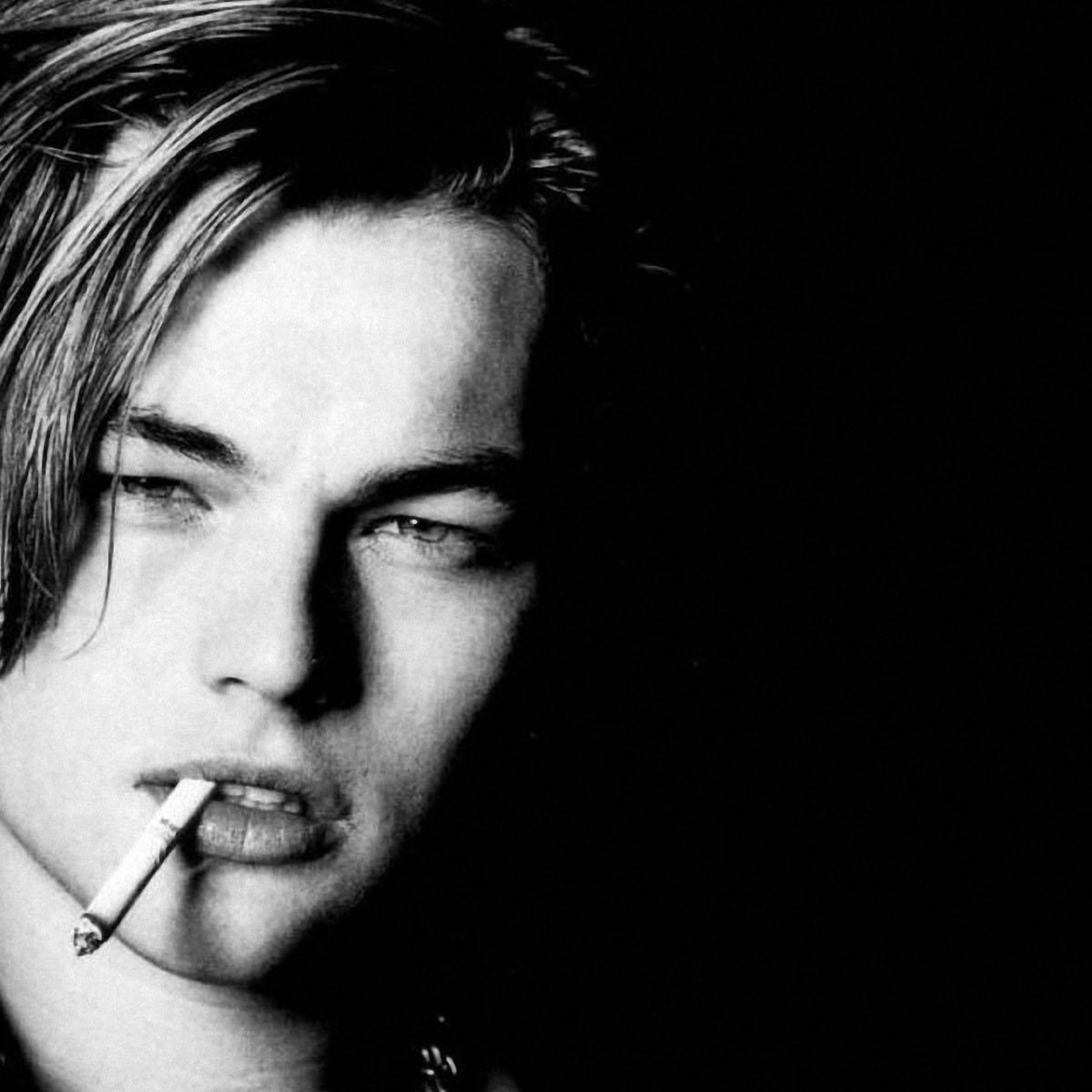 Ди каприо текст. Leonardo DICAPRIO smoking. Леонардо ди Каприо молодой. Обои на телефон. Аватарка молодость.