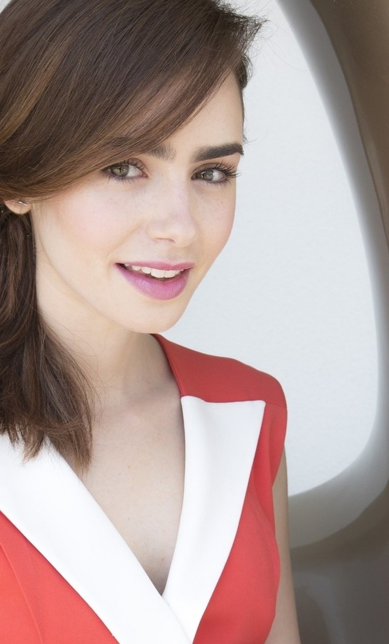 1280x2120 Lily Collins Cute British Actress iPhone 6 plus Wallpaper, HD  Celebrities 4K Wallpapers, Images, Photos and Background - Wallpapers Den