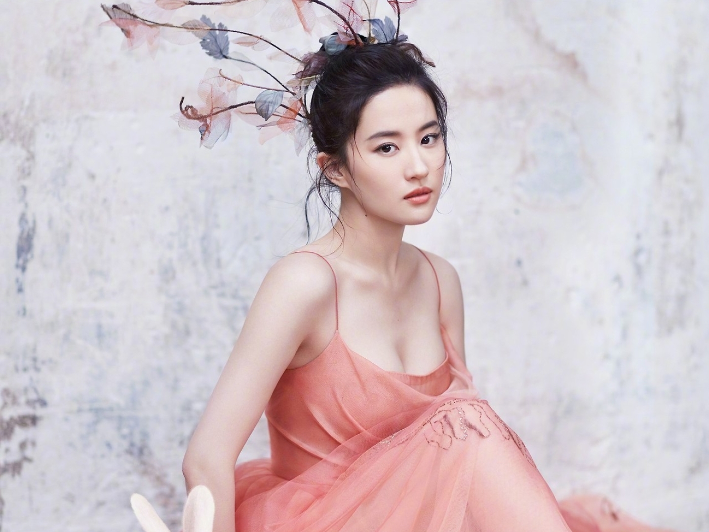 1400x1050 Liu Yifei Photoshoot for Harpers Bazaar China 1400x1050 Resolutio...