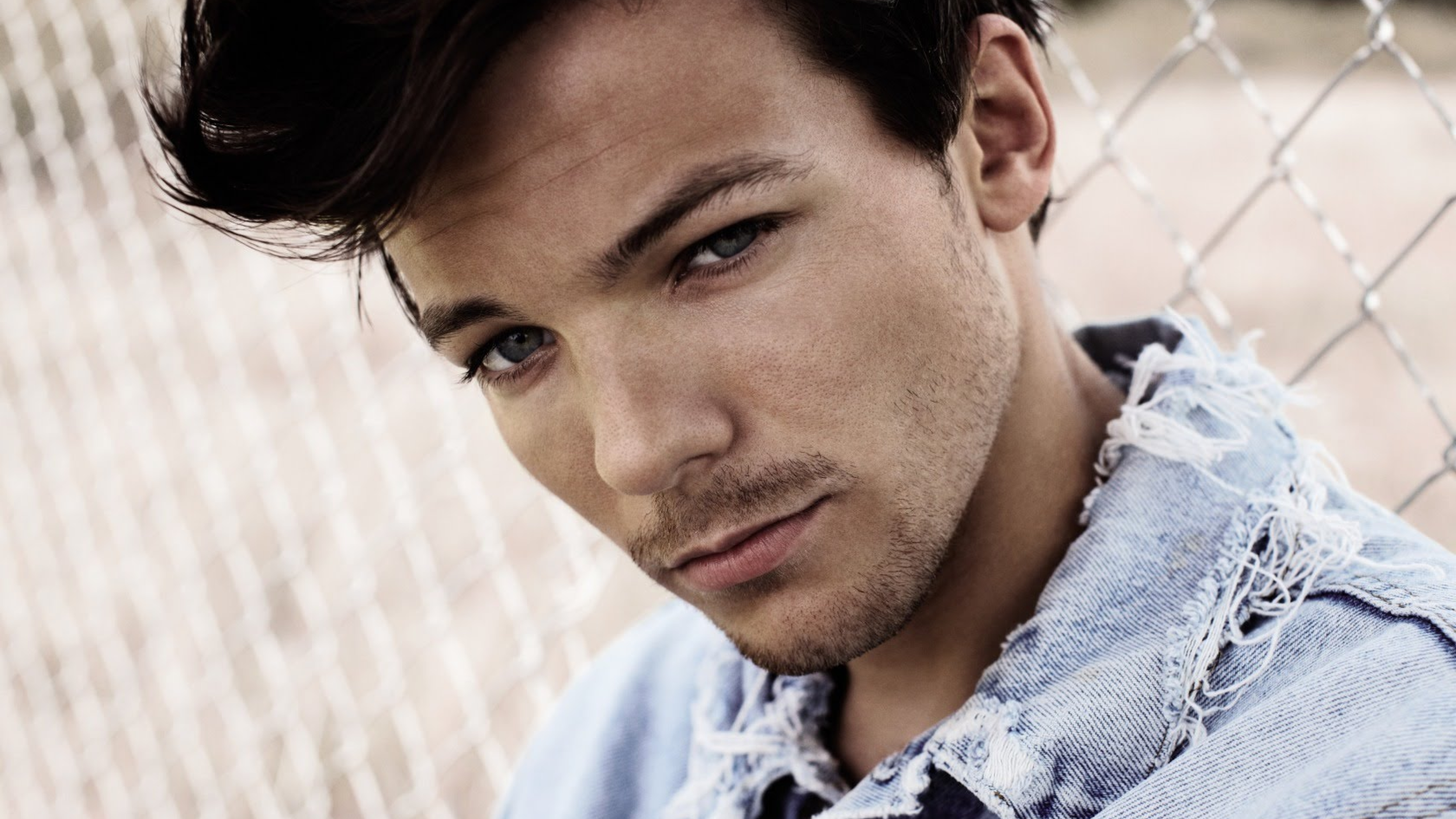 Фотография луи. Луи Томлинсон фотосессии. Луи Лупис. Louis Tomlinson Wallpaper. Louis Tomlinson HD.