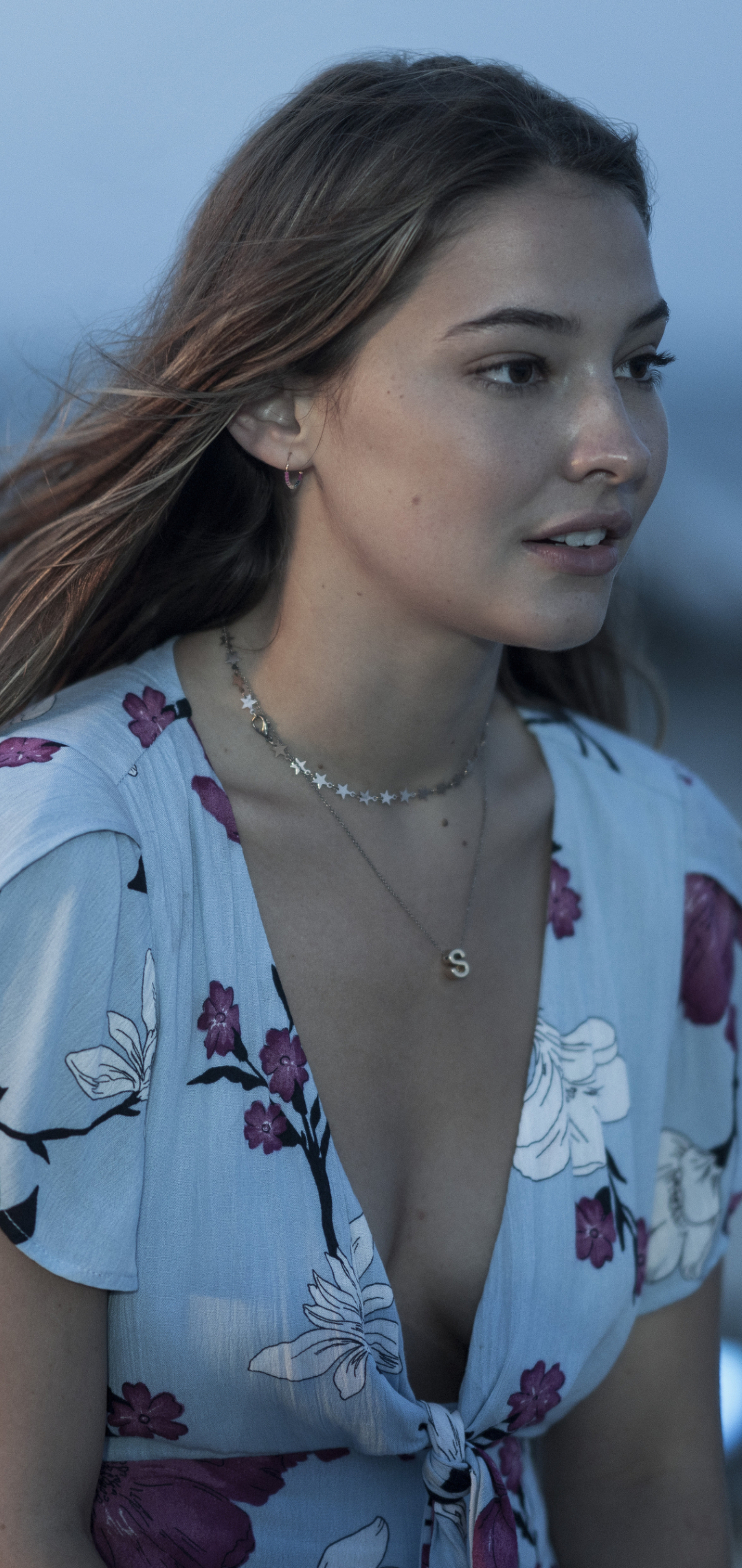 1080x2280 Madelyn Cline In Outer Banks One Plus 6huawei P20honor View 