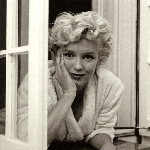 512x512 Marilyn Monroe Cleavage Pic 512x512 Resolution Wallpaper, HD ...