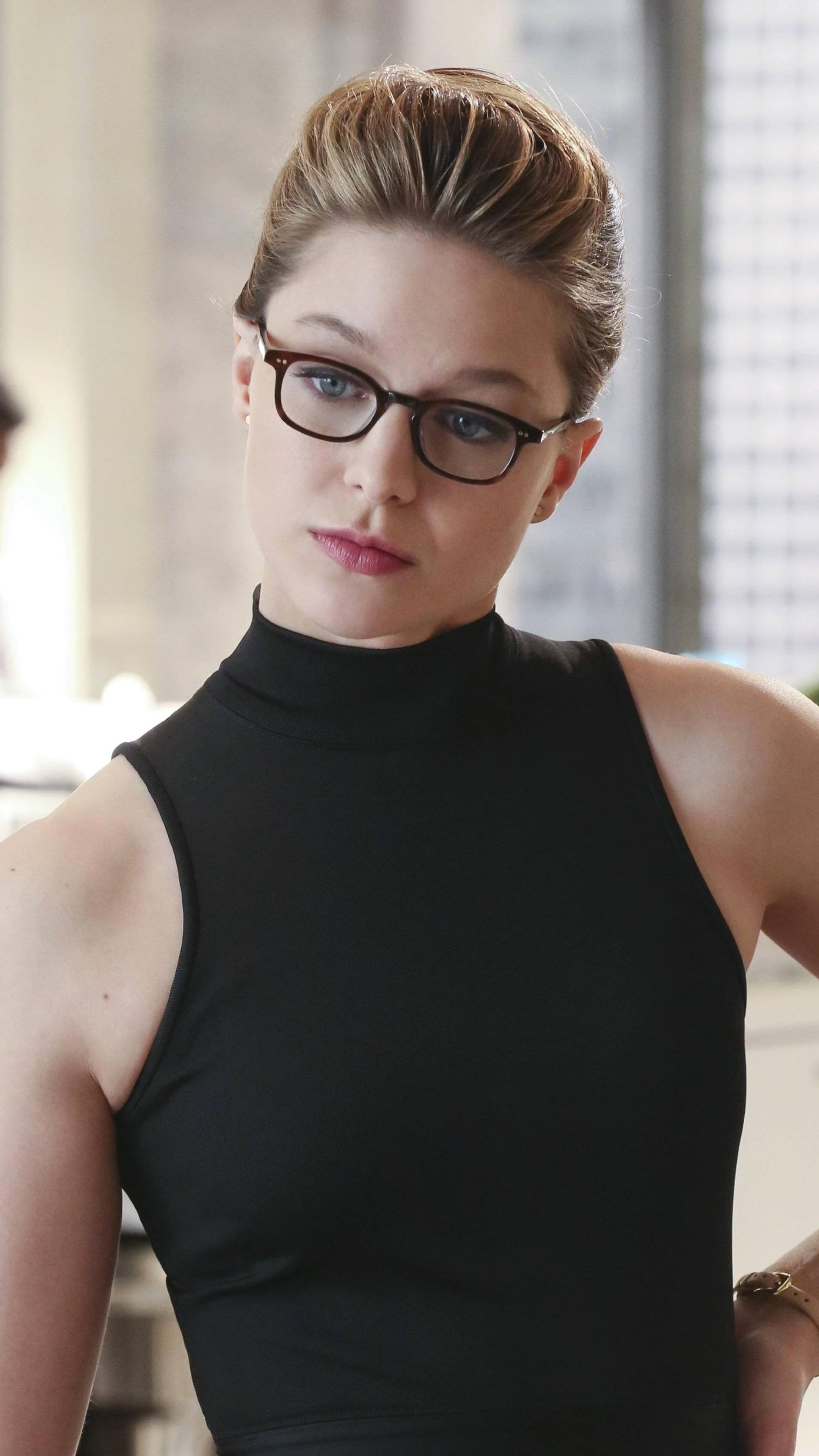 2160x3840 Resolution Melissa Benoist As Kara Danvers In Supergirl Sony Xperia X Xz Z5 Premium