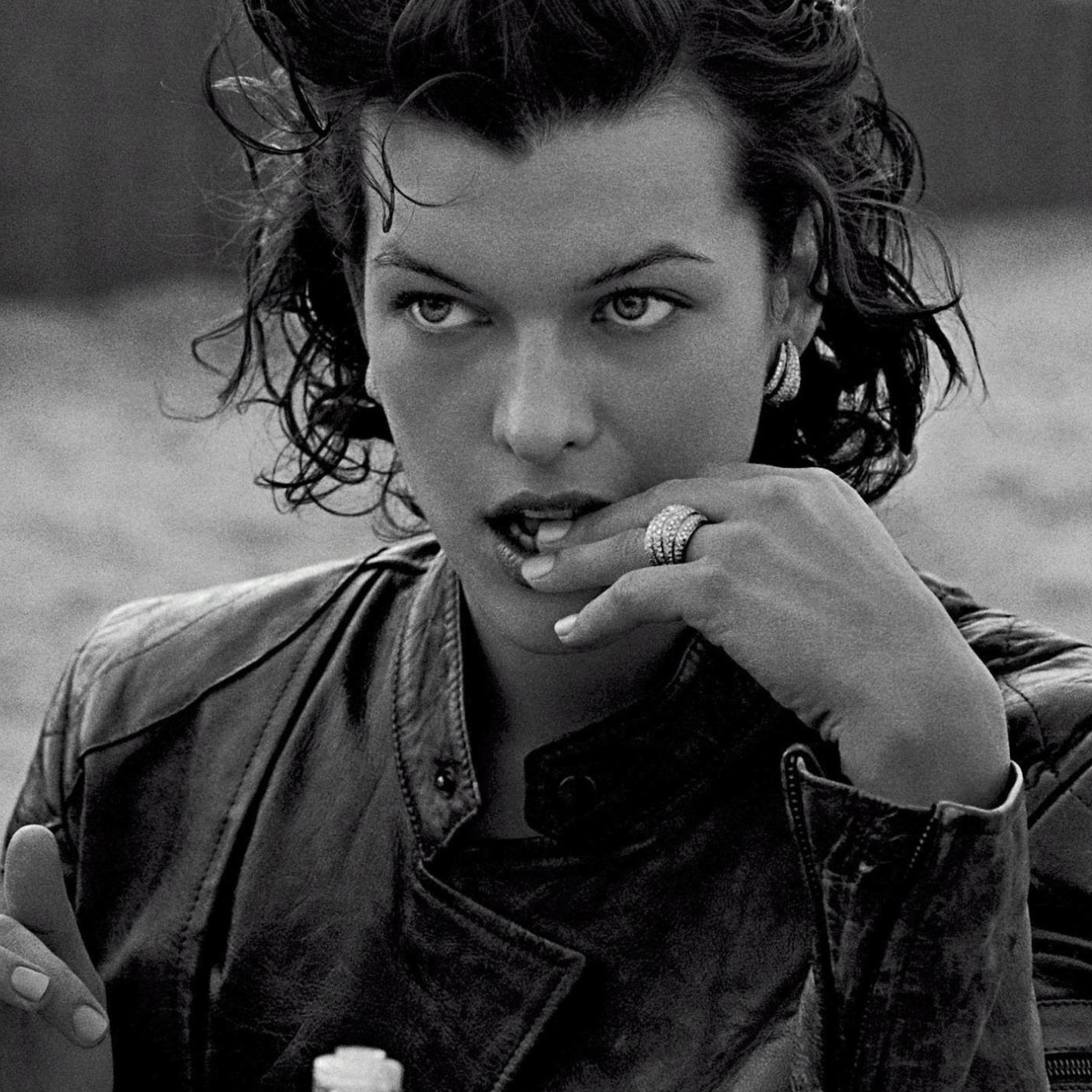 2932x2932 Milla Jovovich black and white wallpapers Ipad Pro Retina