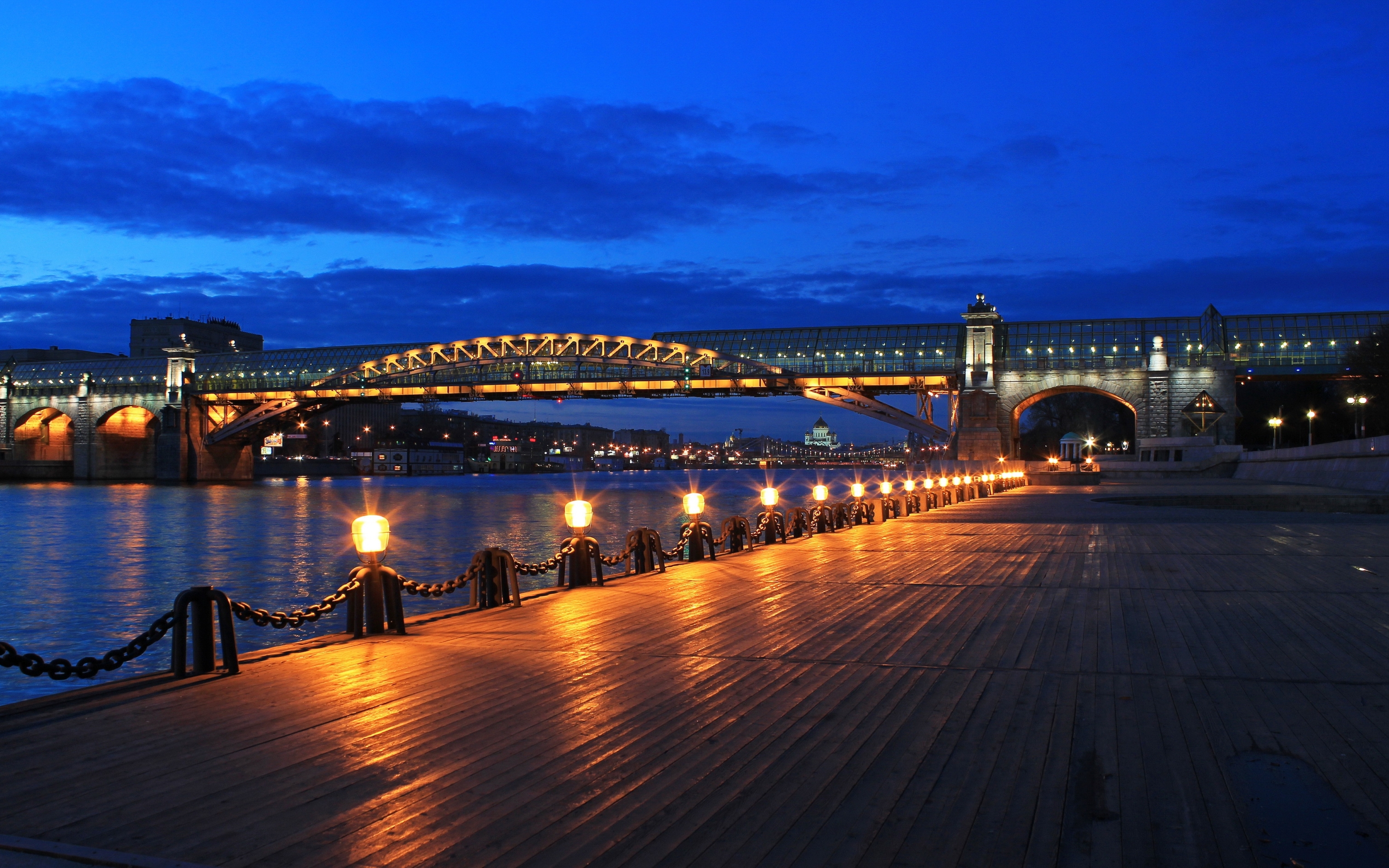 Бесплатные фото г. Пушкинская набережная Москва. Фрунзенская набережная/Пушкинская набережная. Мост Петра Великого в Санкт-Петербурге. Москва Пушкинский мост ночью.