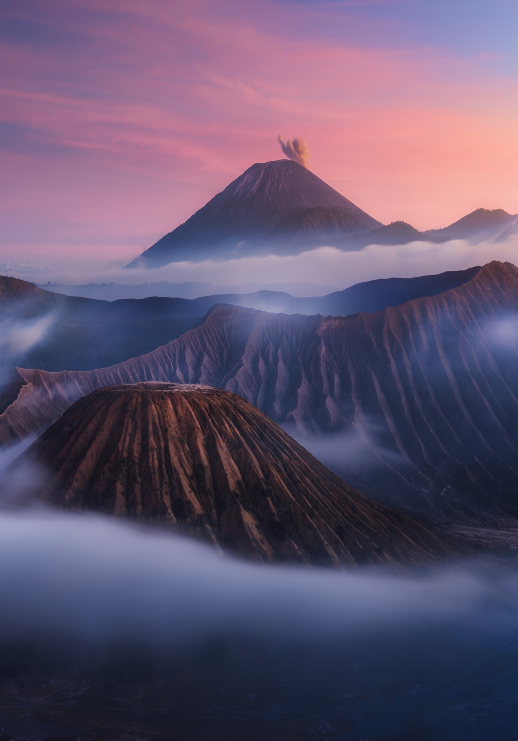 Bromo dragonfly что это. Вулкан Бромо. Вулкан Бромо в Индонезии. Бромо Драгонфлай. Фотообои вулканы.