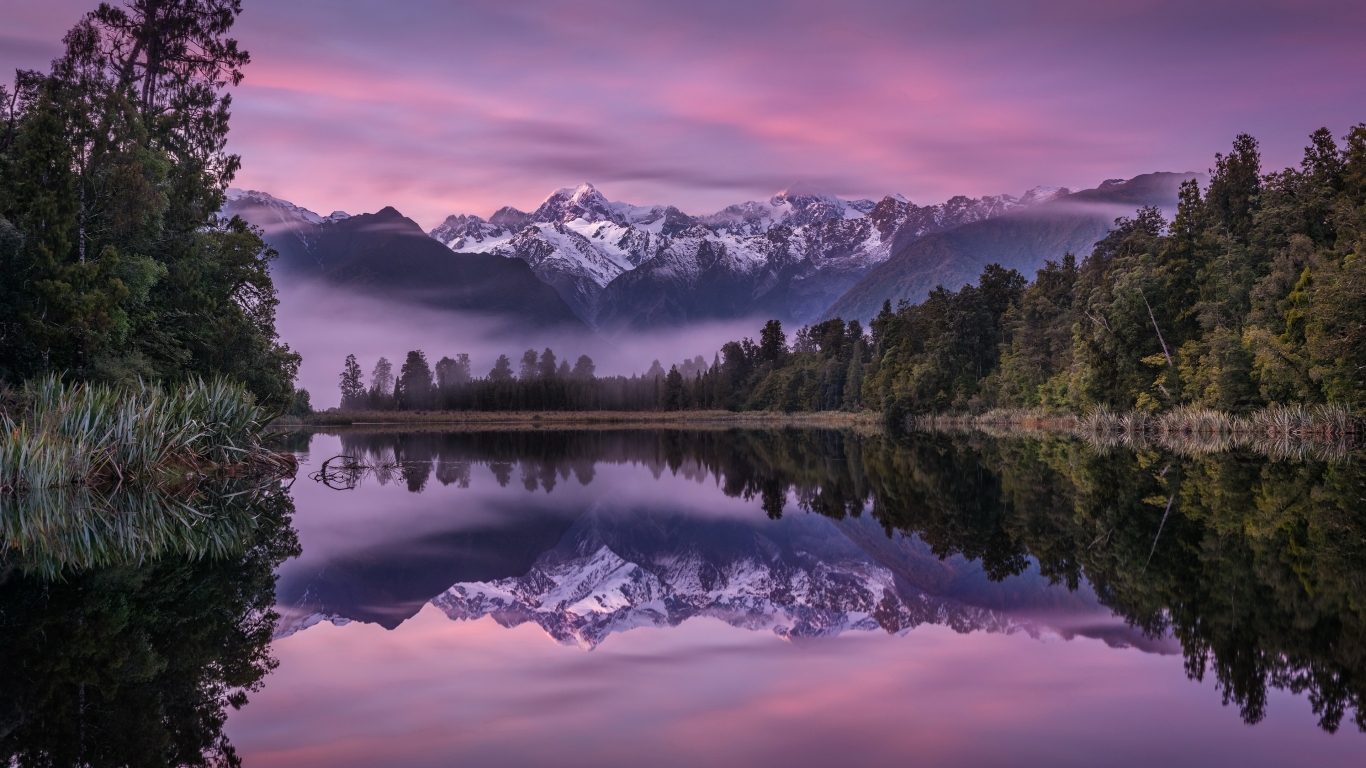 1366x768-resolution-mountain-reflection-over-lake-in-dawn-1366x768