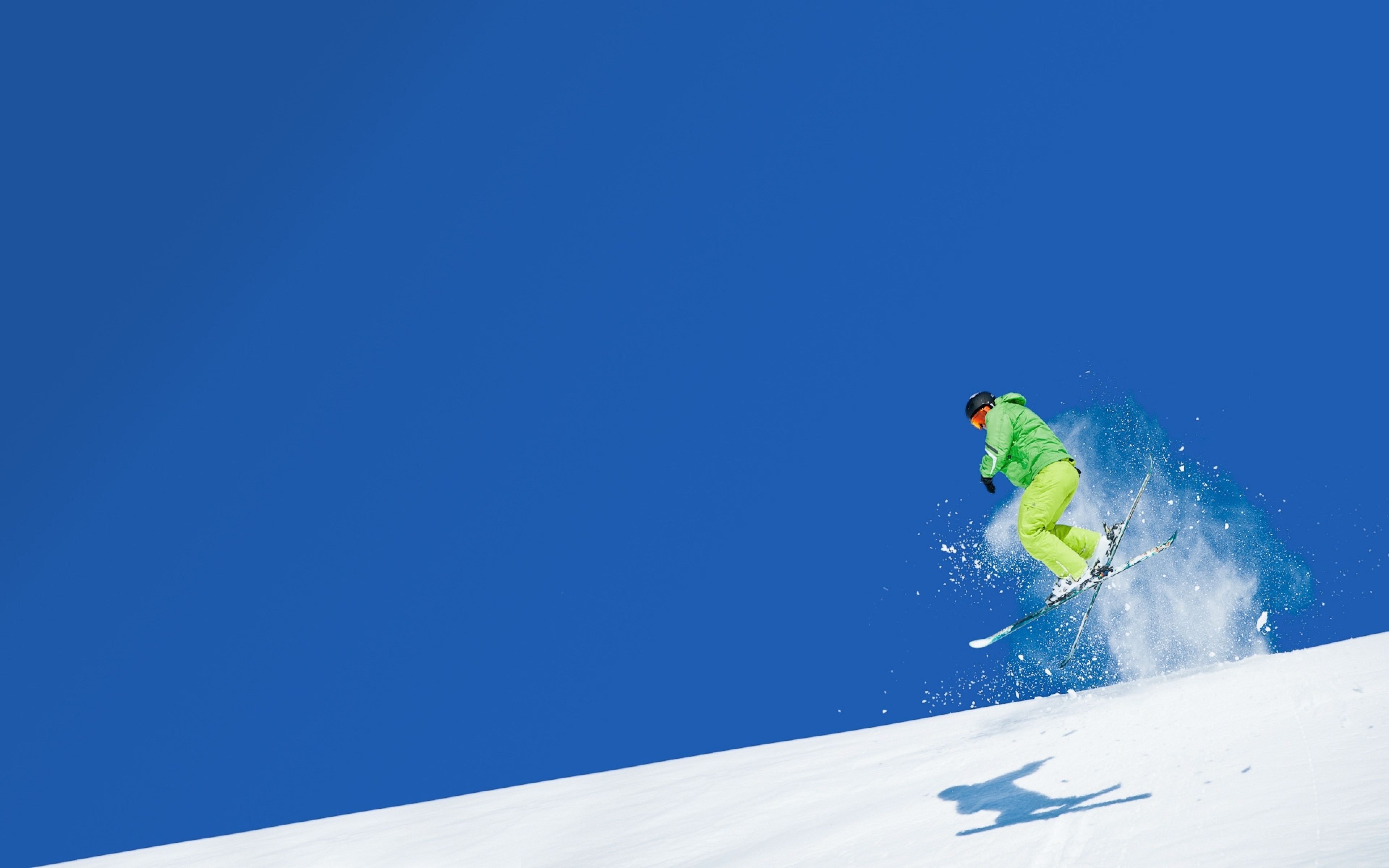 Thinks skiing. Горнолыжный спорт. Лыжник. Сноубордист. Горнолыжник в полете.