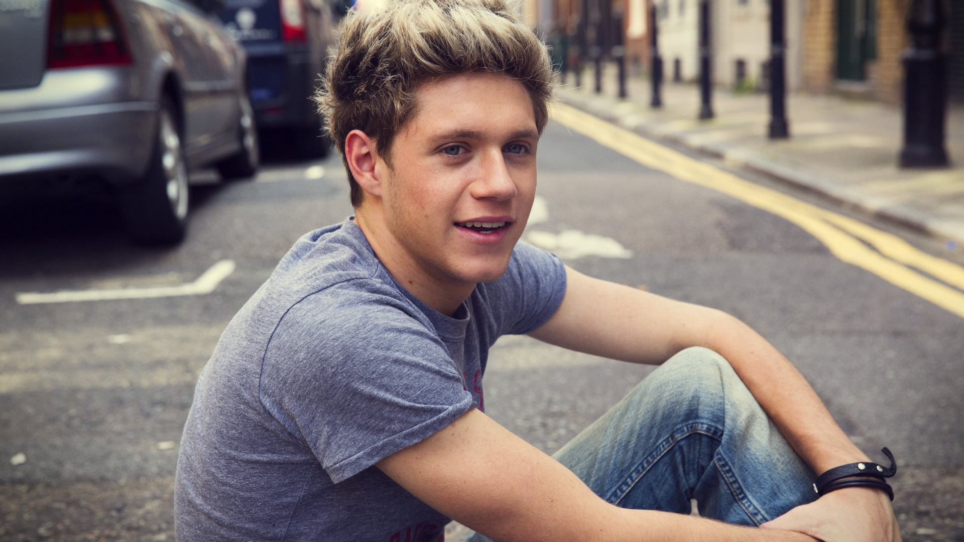 1920x1080 Resolution Niall Horan Singer Musician 1080p Laptop Full Hd Wallpaper Wallpapers Den 