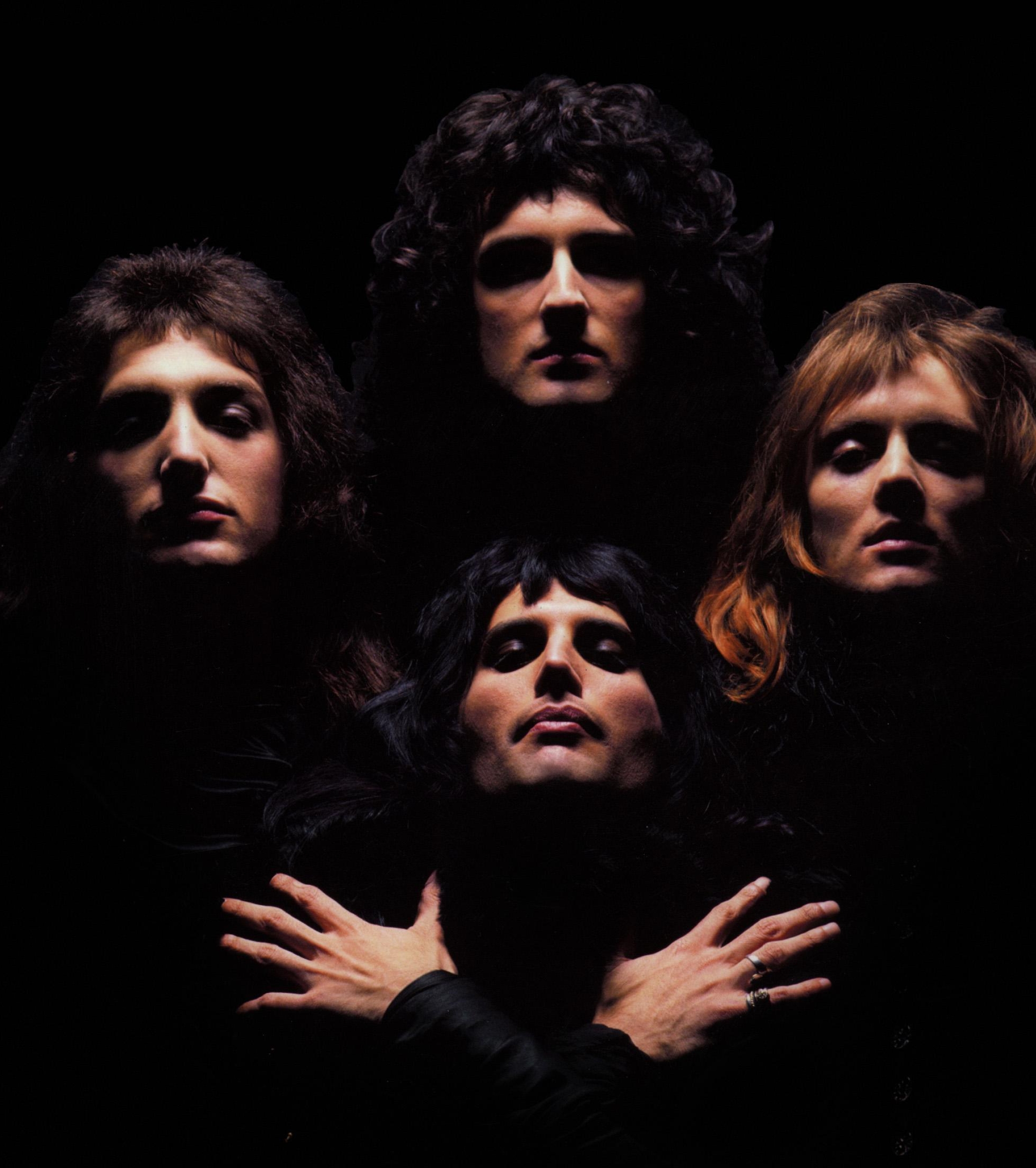 Лучшие альбомы. Queen Queen II 1974. Группа Квин 1974. Queen 2 альбом. Queen - Queen II 1974 обложка.