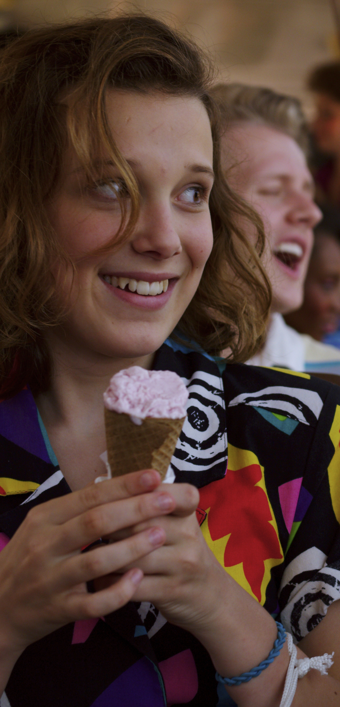 1080x2246 Sadie Sink and Millie Bobby Brown in Stranger ...