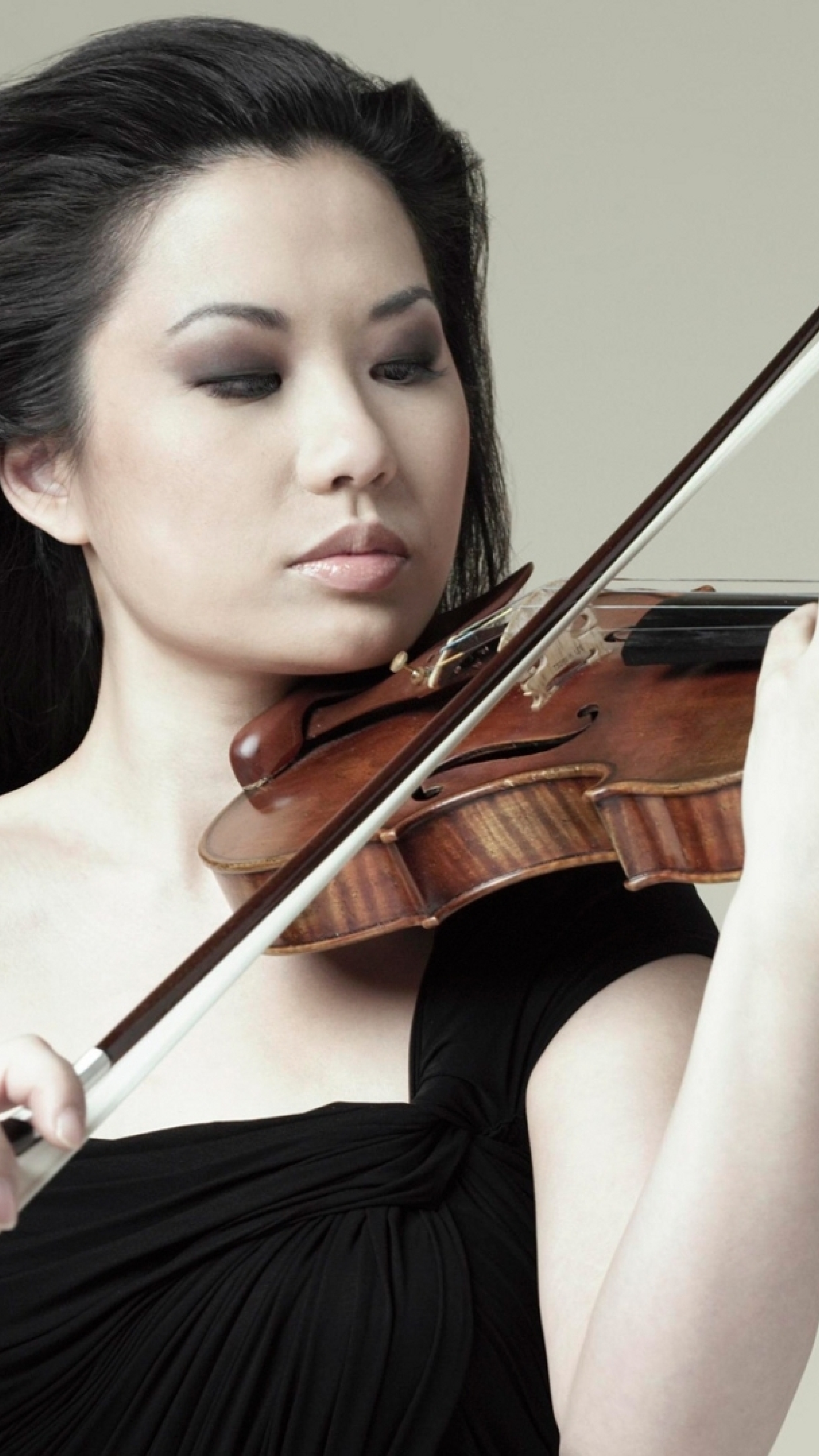 Чардаш скрипачка. Саяка Катсуки скрипачка японка.