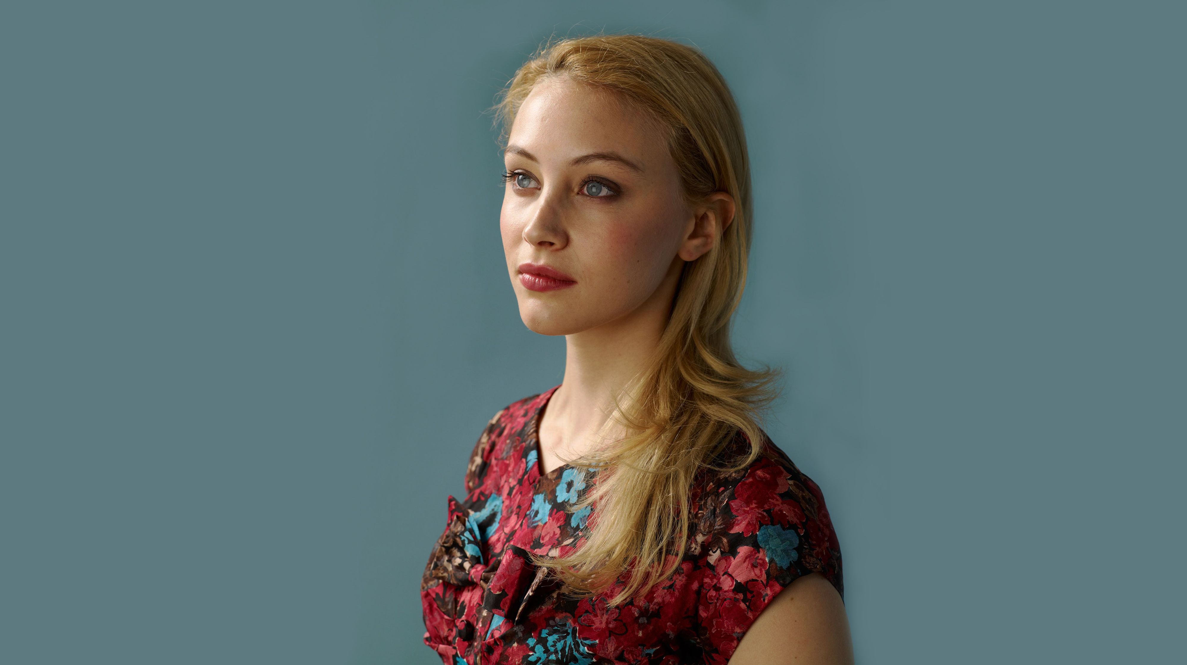 Sarah Gadon Wallpaper Hd Celebrities 4k Wallpapers Images Images, Photos, Reviews