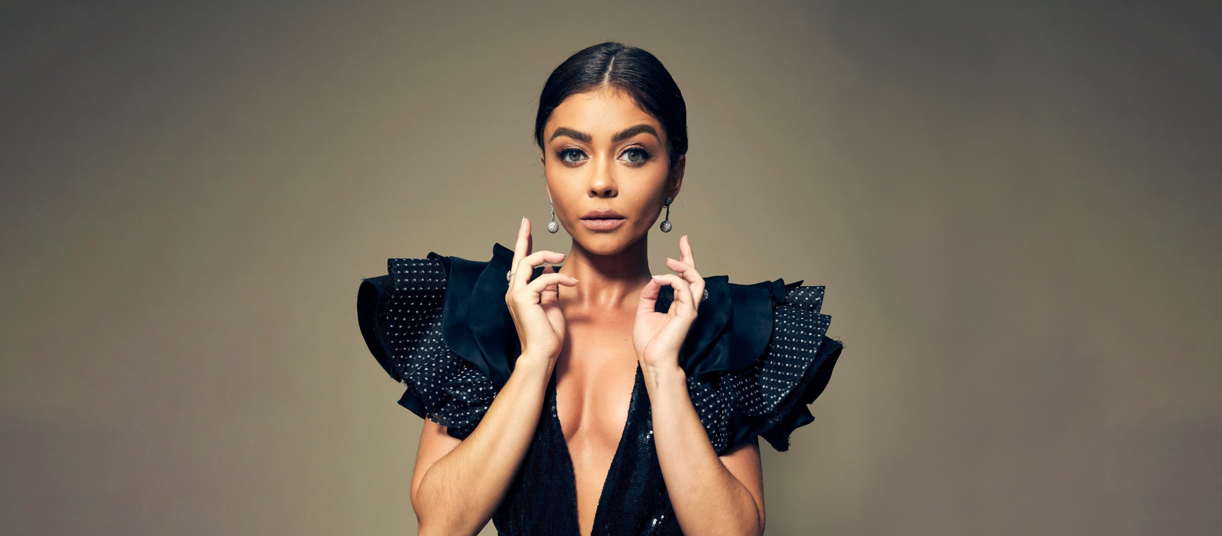 2460x1080 Resolution Sarah Hyland 2019 2460x1080 Resolution Wallpaper 