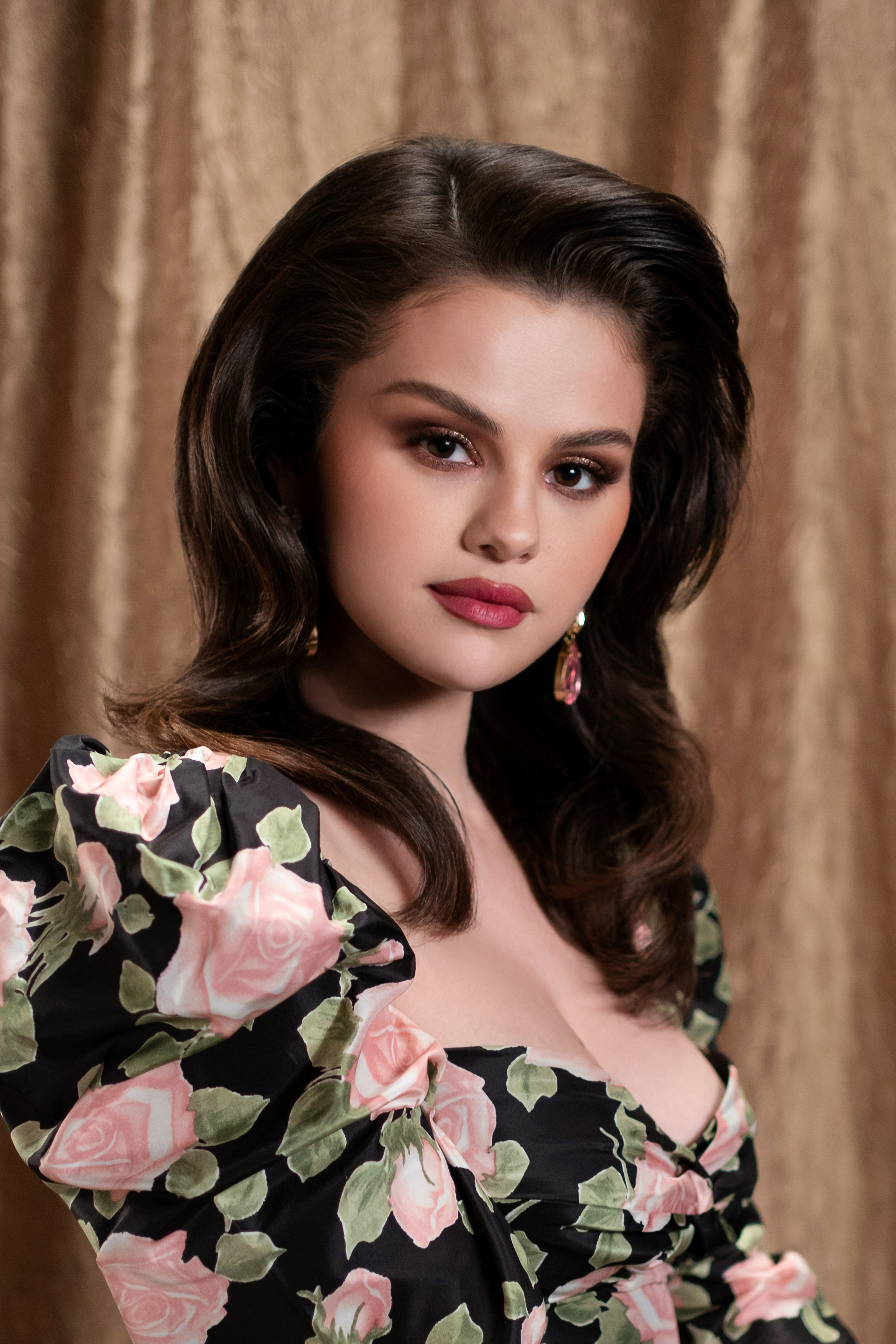 Selena Gomez Selfish Love Wallpaper Hd Celebrities 4k Wallpapers
