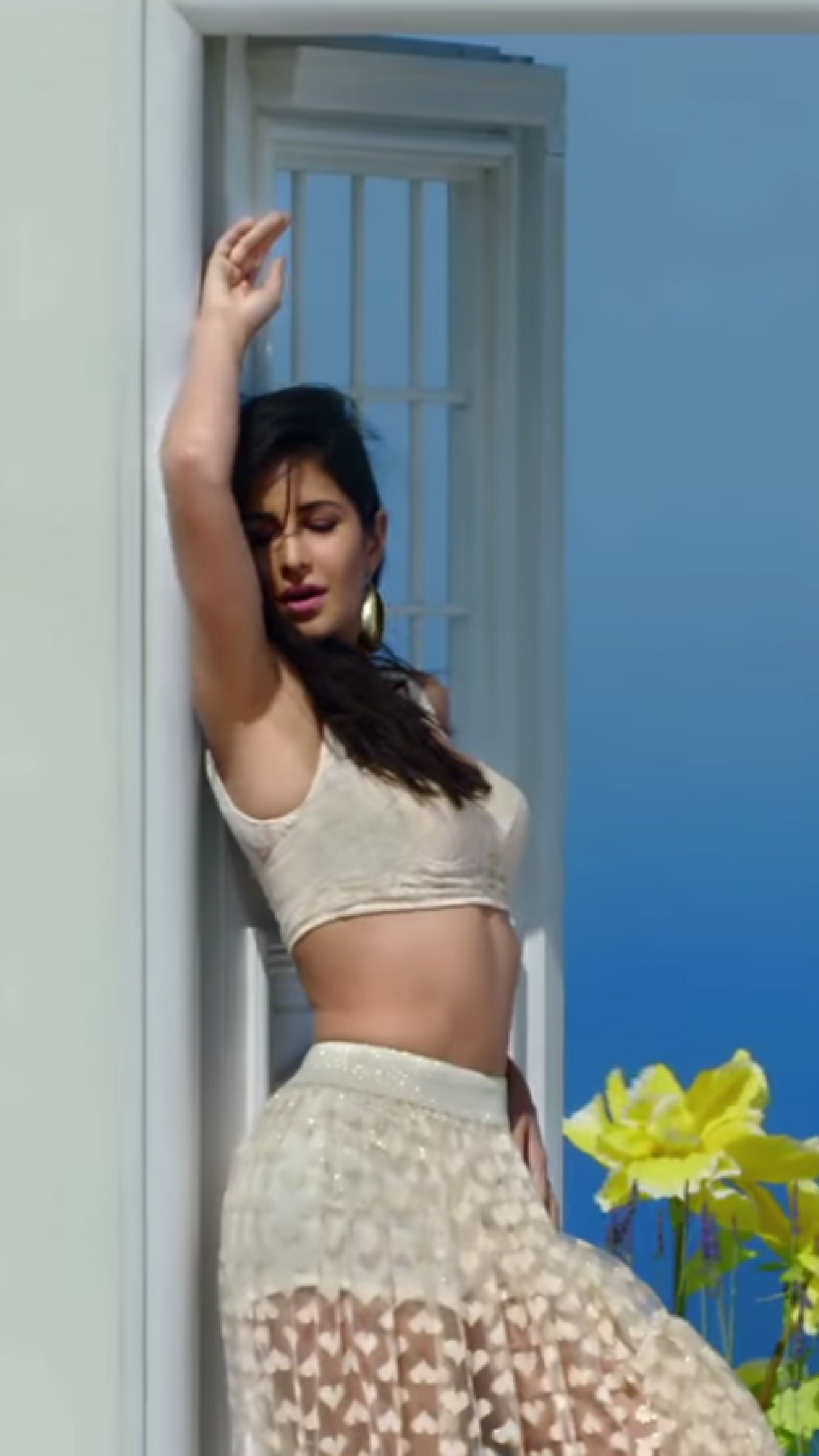 2160x3840 Sexy Katrina Kaif In Bang Bang Pictures Sony Xperia X,XZ,Z5  Premium Wallpaper, HD Movies 4K Wallpapers, Images, Photos and Background -  Wallpapers Den