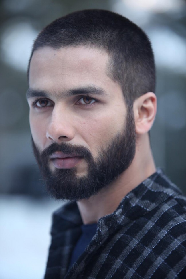 Shahid Kapoor New Look In Haider Wallpaper, HD Movies 4K Wallpapers, Images,  Photos and Background - Wallpapers Den
