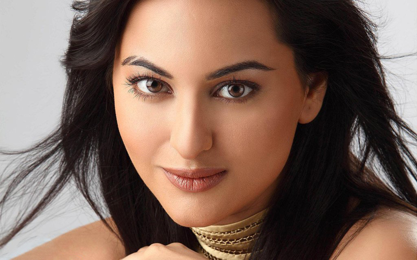 1680x1050 Sonakshi Sinha Close Up HD Wallpaper 1680x1050 Resolution  Wallpaper, HD Indian Celebrities 4K Wallpapers, Images, Photos and  Background - Wallpapers Den