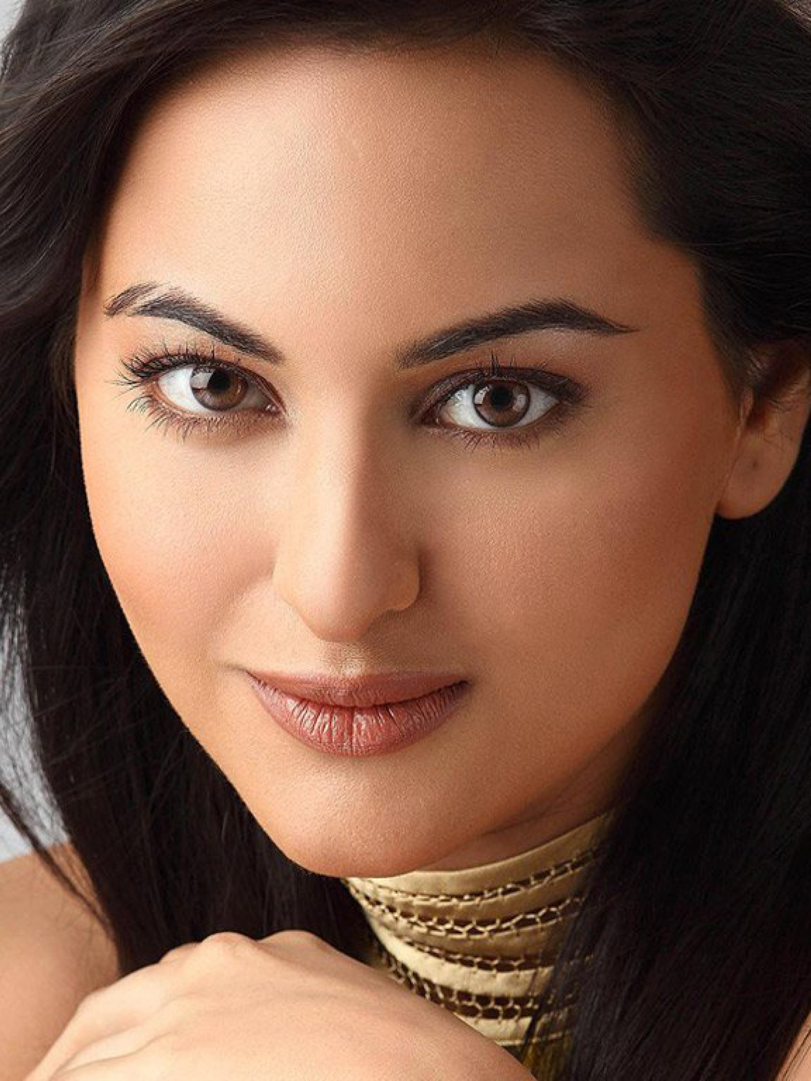 1668x2224 Sonakshi Sinha Close Up HD Wallpaper 1668x2224 Resolution  Wallpaper, HD Indian Celebrities 4K Wallpapers, Images, Photos and  Background - Wallpapers Den