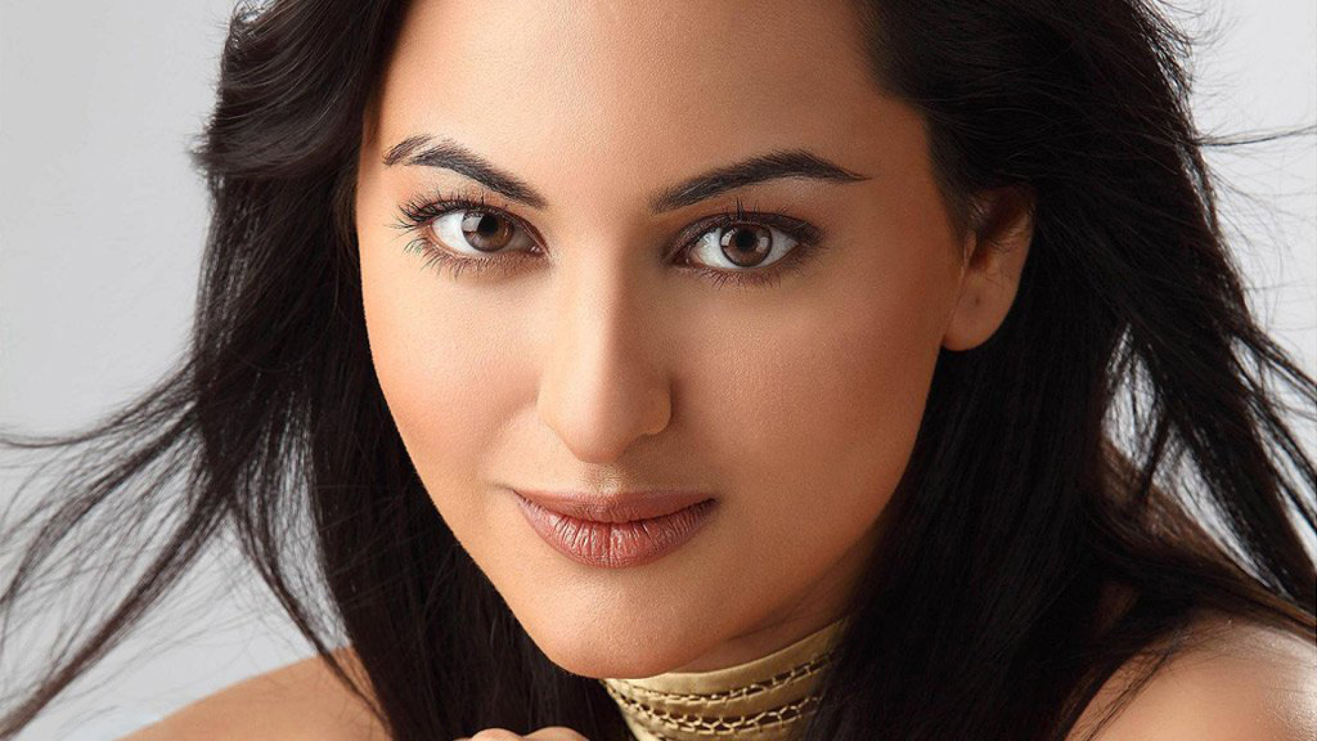 1920x1080 Sonakshi Sinha Close Up HD Wallpaper 1080P Laptop Full HD  Wallpaper, HD Indian Celebrities 4K Wallpapers, Images, Photos and  Background - Wallpapers Den