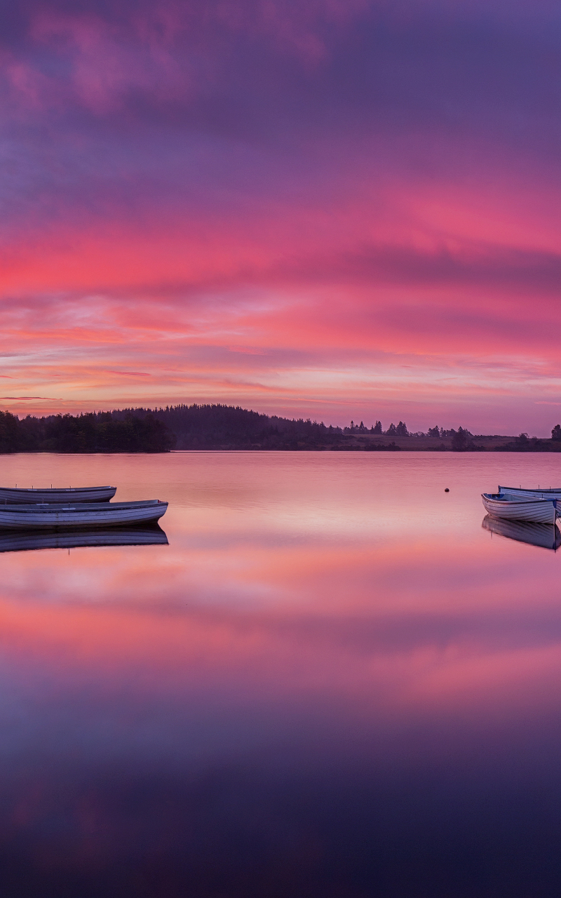 Sunrise Reflection In Loch Lomond And The Trossachs ...