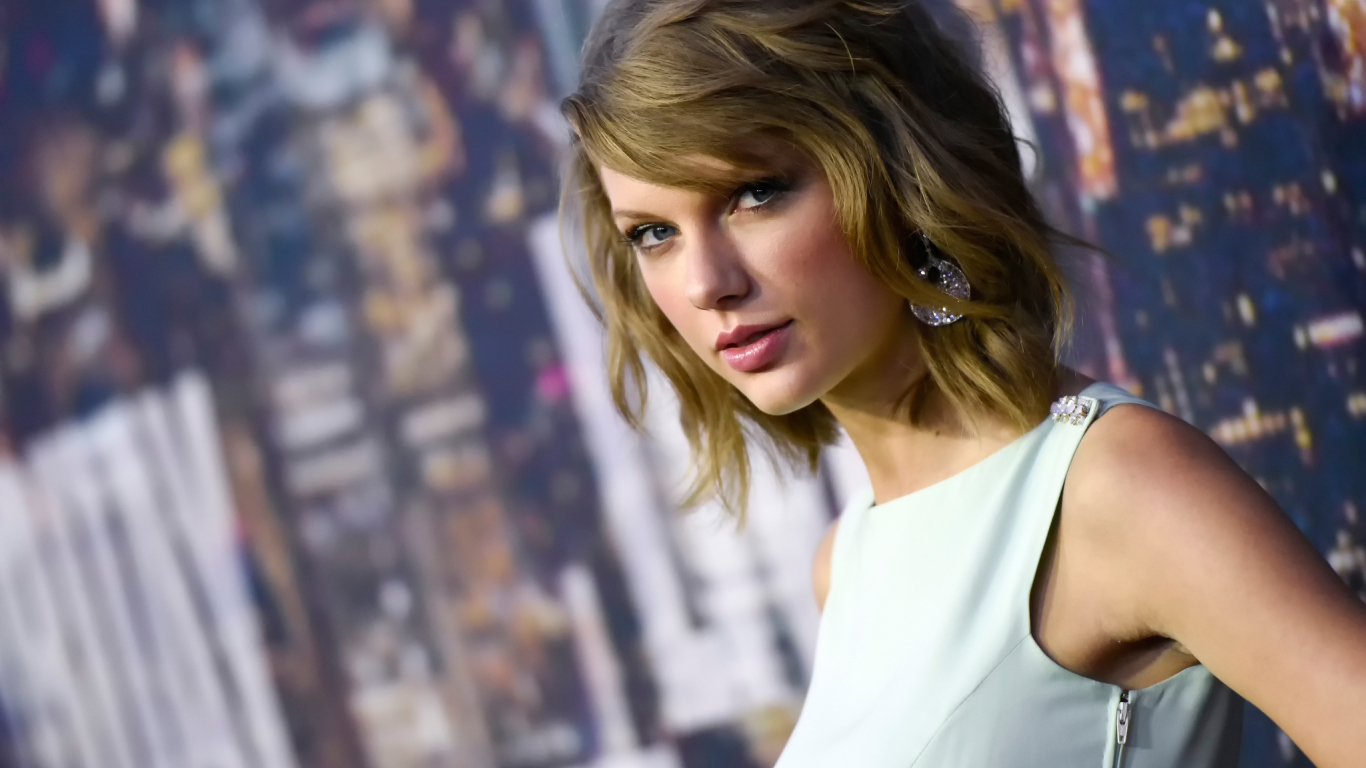 1366x768 Resolution Taylor Swift Singer Look 1366x768 Resolution Wallpaper Wallpapers Den 