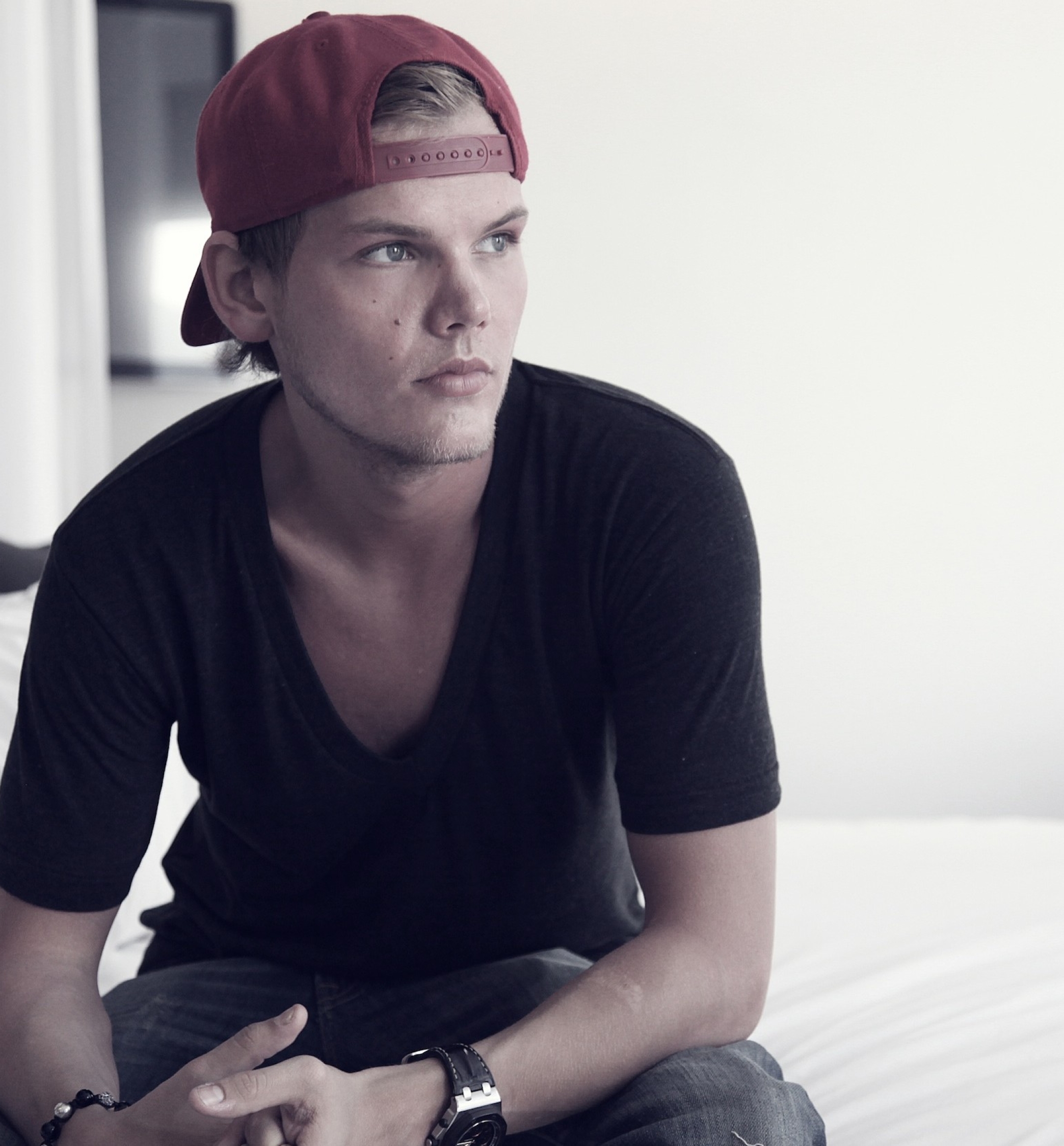 x2250 Tim Bergling Avicii Musician x2250 Resolution Wallpaper Hd Music 4k Wallpapers Images Photos And Background Wallpapers Den