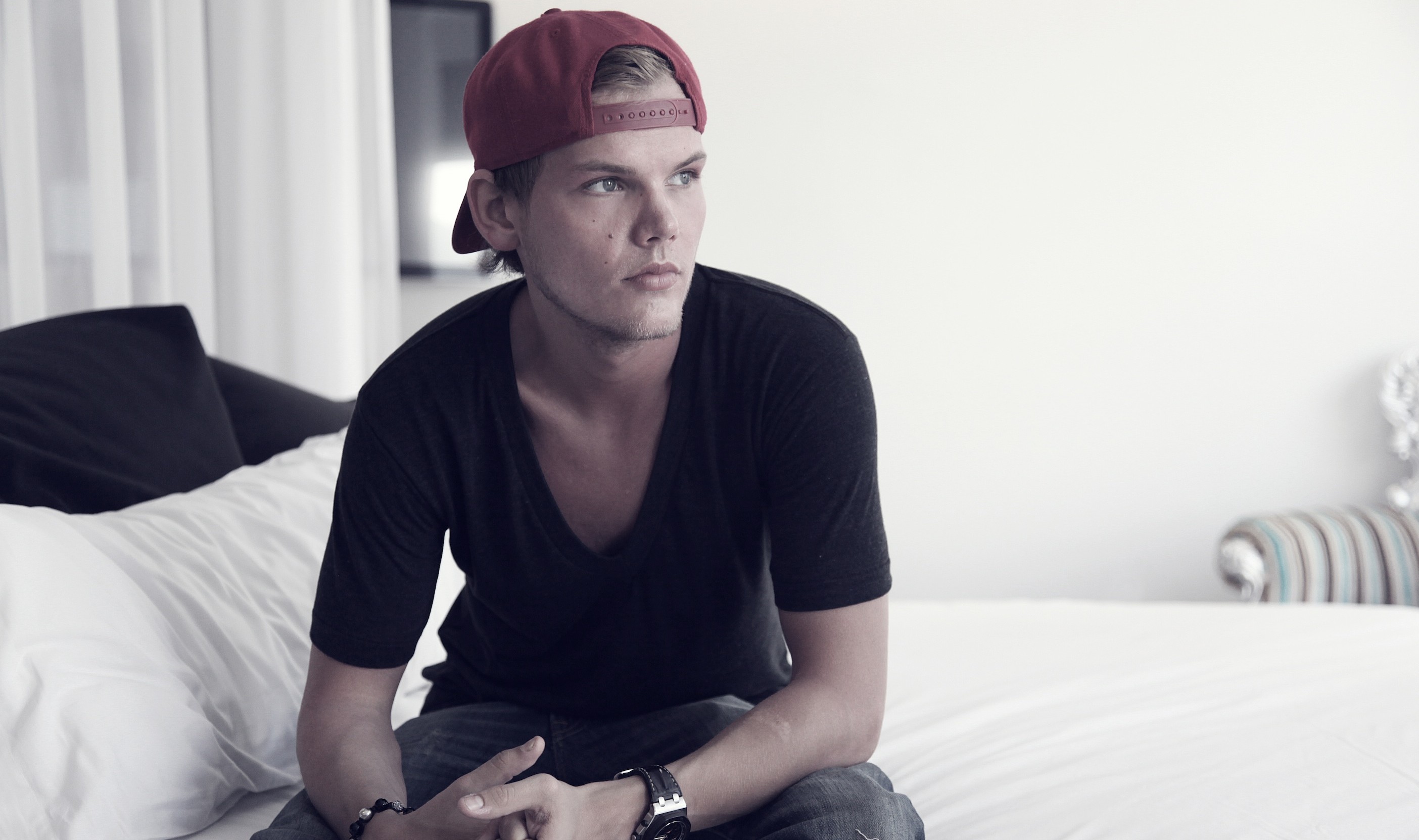Tim Bergling Avicii Musician Wallpaper Hd Music 4k Wallpapers Images Photos And Background Wallpapers Den