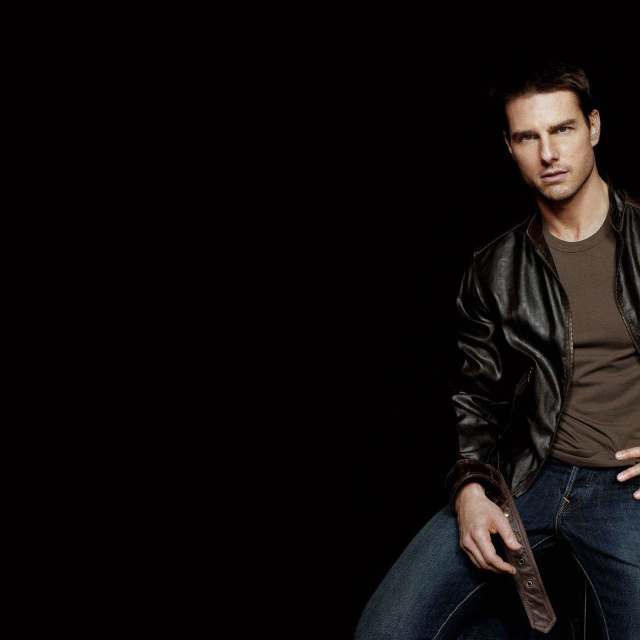 2048x2048 Resolution Tom Cruise Stylish pose wallpaper Ipad Air ...