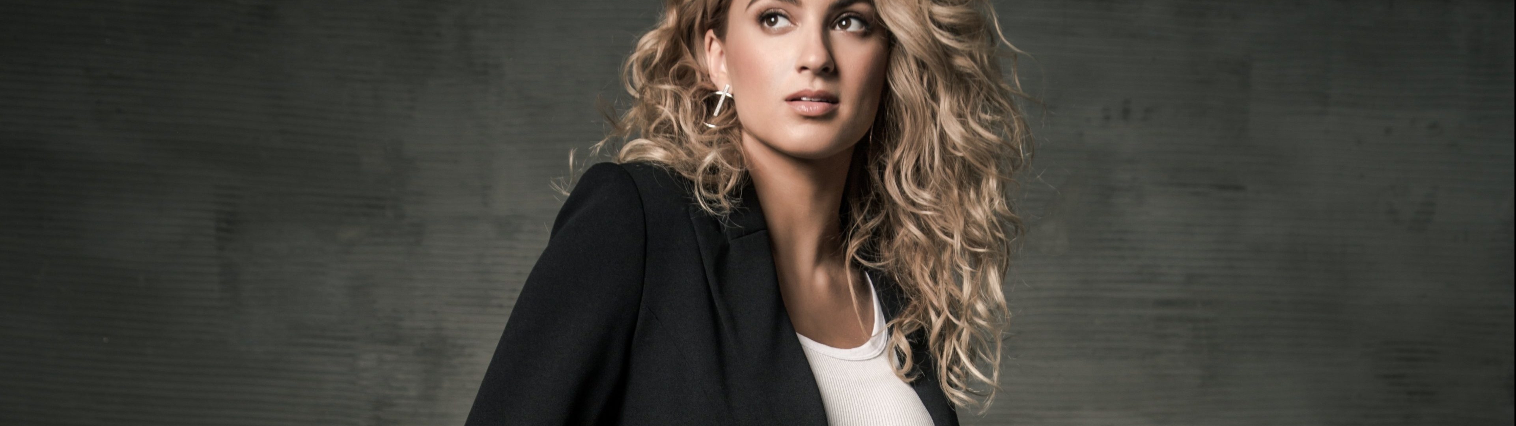 5120x1440 Resolution Tori Kelly 2020 5120x1440 Resolution Wallpaper