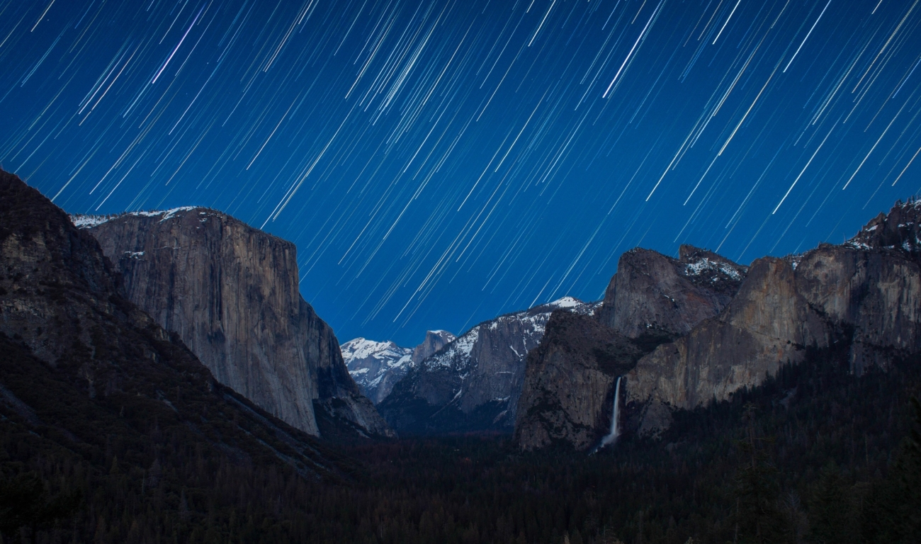 1300x768 Yosemite National Park Star Trail 1300x768 Resolution