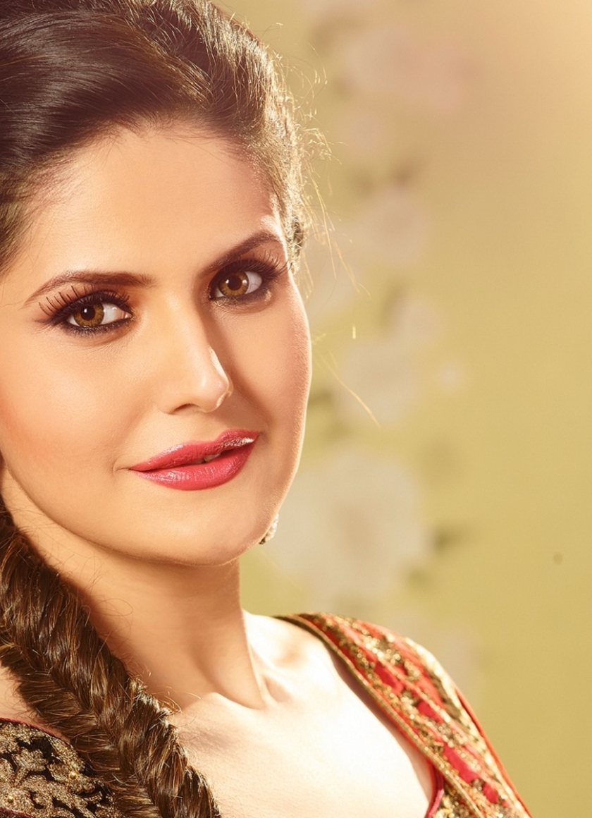 Download Zareen Khan Hot And Pretty 1440x2560 Resolution, Full HD Wallpaper