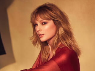 4K Taylor Swift Singer Wallpaper