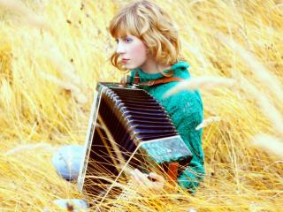 accordion, girl, field Wallpaper