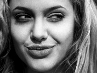 Angelina Jolie Lovely Smile Pics wallpaper