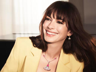 Anne Hathaway Smiling HD 2024 Photoshoot wallpaper
