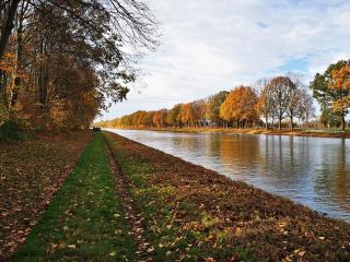 Autumn River HD Side Path wallpaper