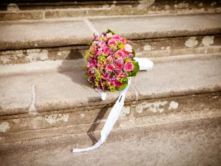 bouquet, wedding, stairs Wallpaper