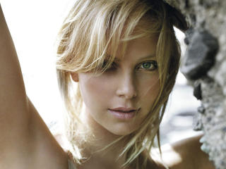 Charlize Theron Hotpic wallpaper