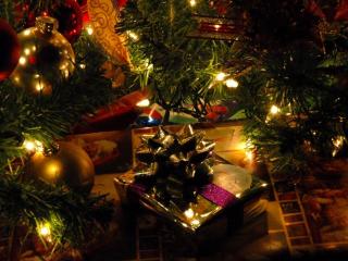 christmas tree, christmas decorations, garland wallpaper