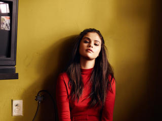 Cute Selena Gomez Photoshoot wallpaper