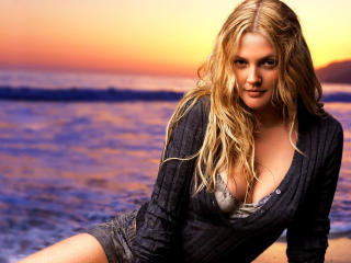 Drew Barrymore Sexy Images wallpaper